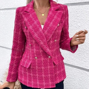 Stylish pink tweed double-breasted jacket with raw hem
